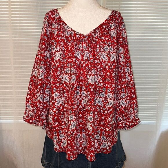 StJohn’s Bay 2X Classic All American Colors Red Blue White Floral V-Neck Blouse - Picture 1 of 12